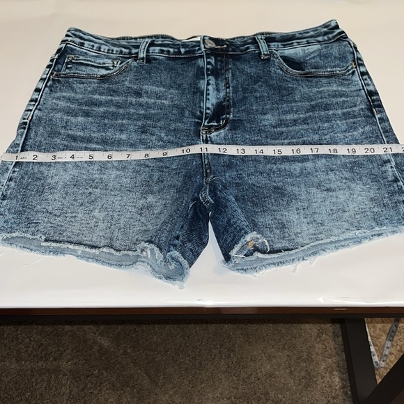 Vervet By Flying Monkey High Rise Shorts Size 2X - Picture 5 of 16